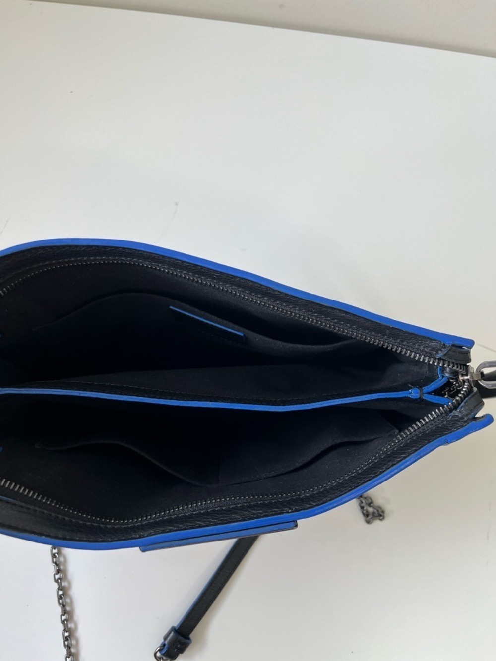 Stuart Weitzman Leather Shoulder Bag - Picture 4 of 11